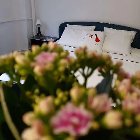 Spacious 2 Bedroom At Romanian Atheneum * Bucarest