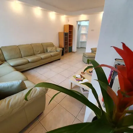 Spacious 2 Bedroom At Romanian Atheneum * Bucarest