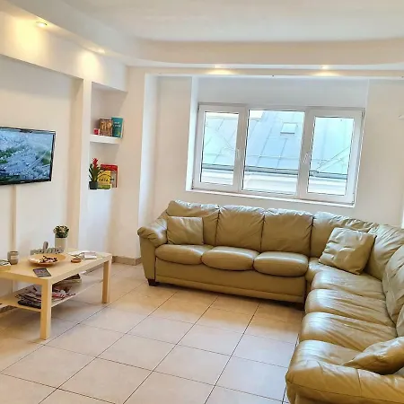 Spacious 2 Bedroom At Romanian Atheneum * Bucarest
